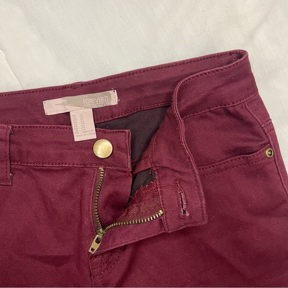 MAROON SLIM FIT PANTS FOREVER 21 - Picture 2 of 5